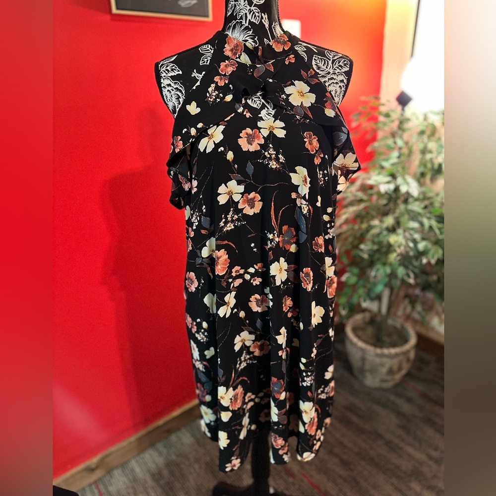 Maurice’s dress. Black & Floral. Size L.